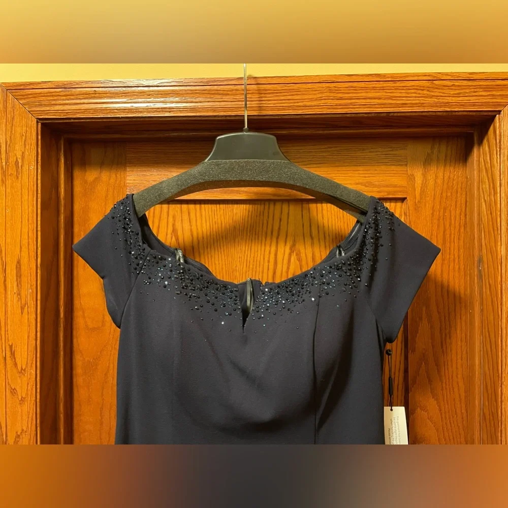 Floor length special occasion gown Calvin Klein navy blue cap sleeve - Picture 2 of 7